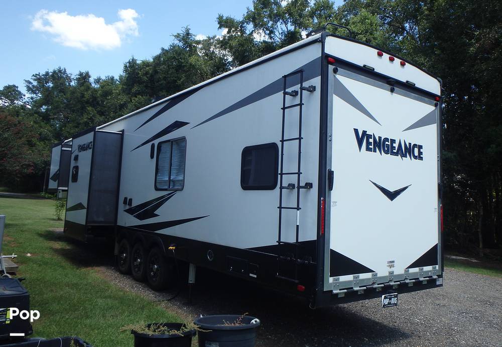2019 Forest River Vengeance 388V16 in foley AL