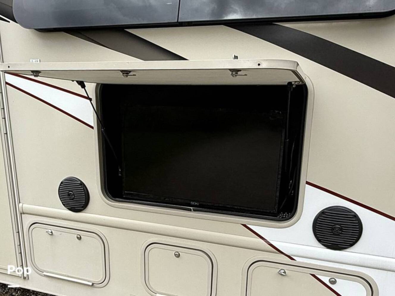 A photo of this 2017 Thor Motor Coach Quantum WS31
