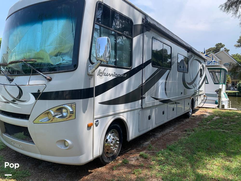 2014 Thor Motor Coach Hurricane 34F in kill devil hills NC