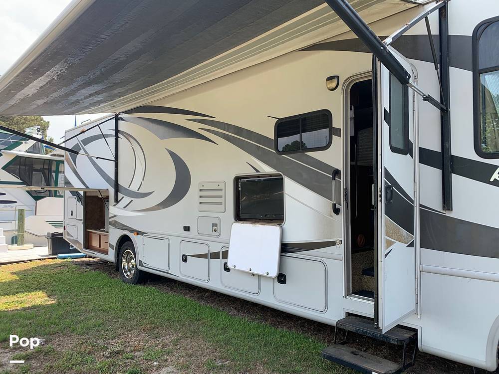2014 Thor Motor Coach Hurricane 34F in kill devil hills NC