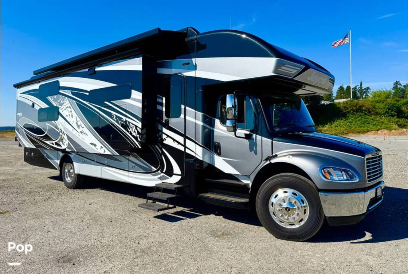A photo of this 2024 Jayco Seneca Prestige 37L
