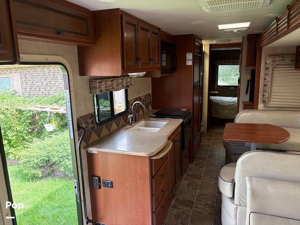 2013 Thor Motor Coach Windsport 32A in arvada CO