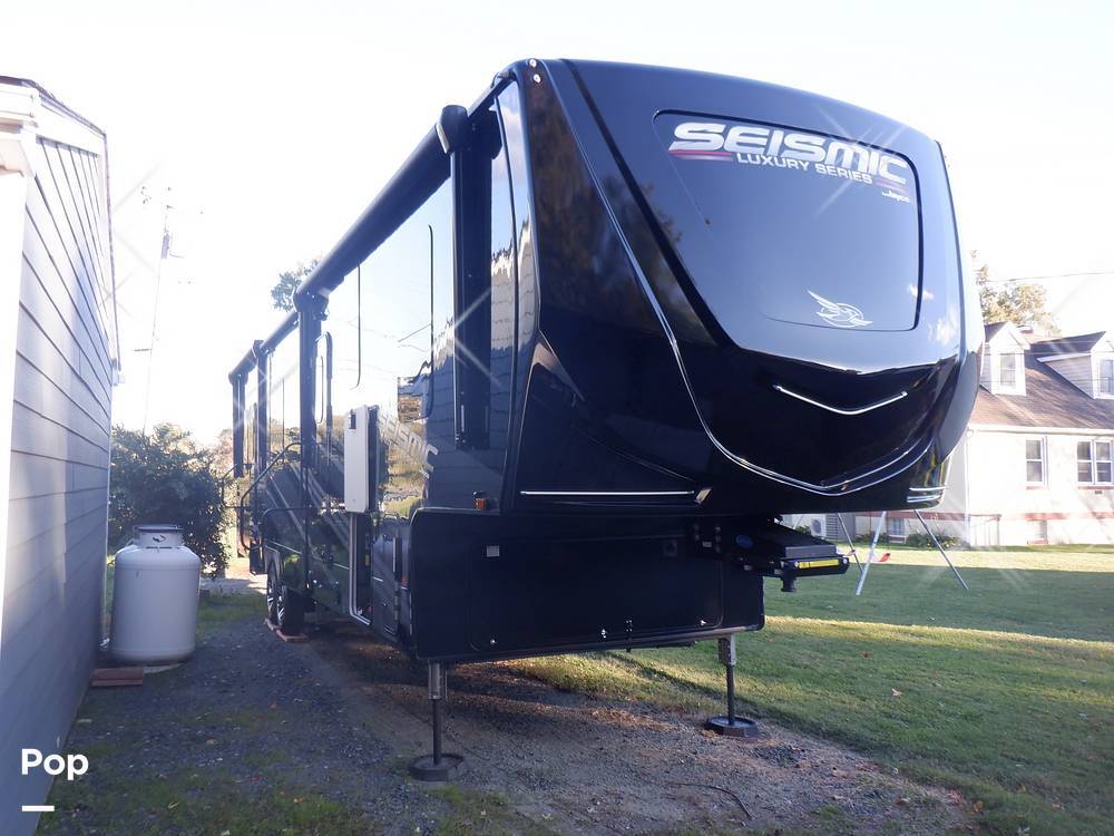 2023 Jayco Seismic 3512 in middle river MD