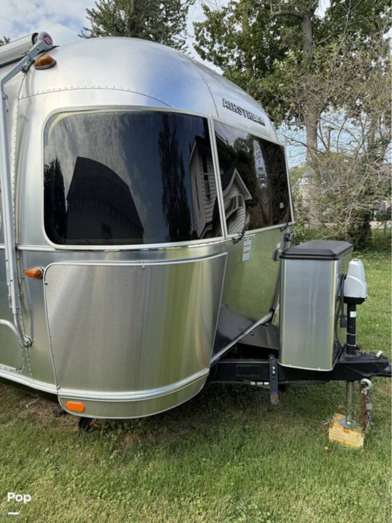 A photo of this 2019 Airstream Flying Cloud 25FB
