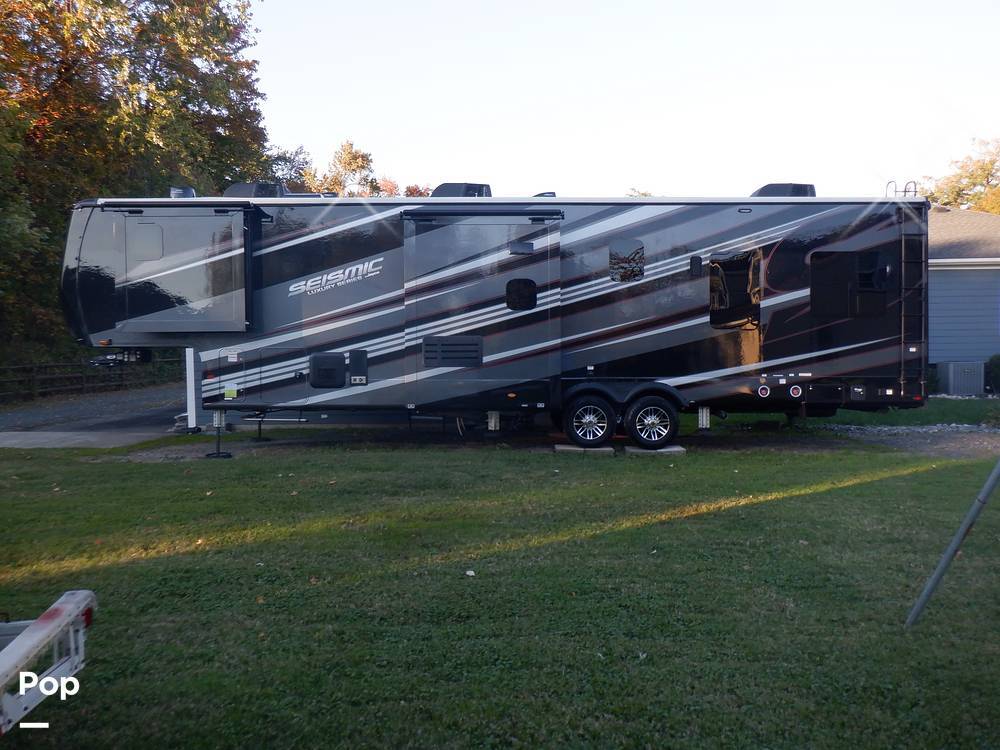 2023 Jayco Seismic 3512 in middle river MD