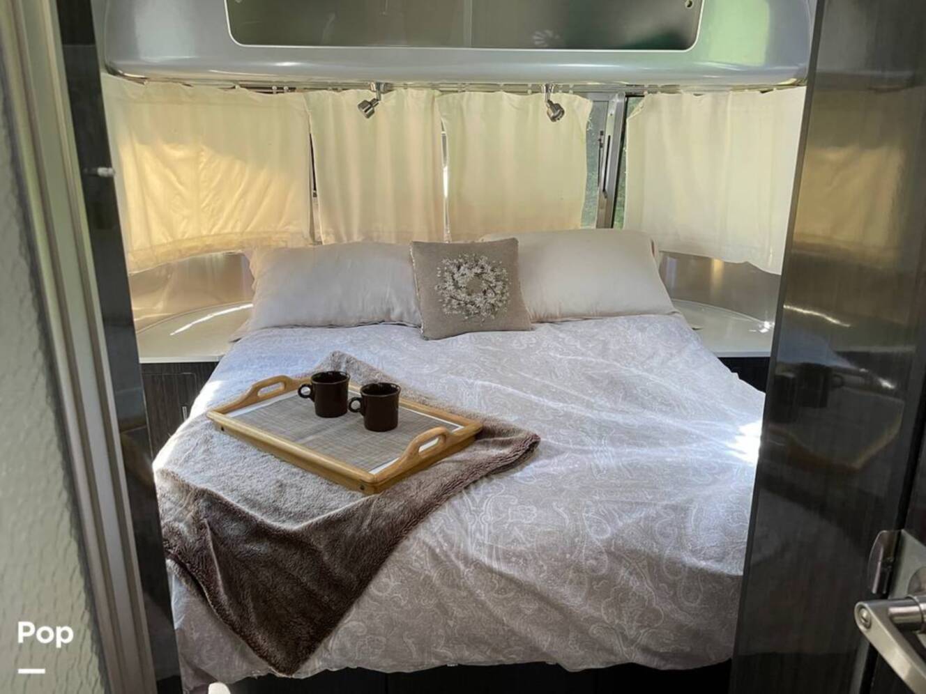 A photo of this 2014 Airstream International Serenity 27FB
