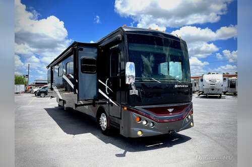 2014 Fleetwood Expedition 38B in la feria TX
