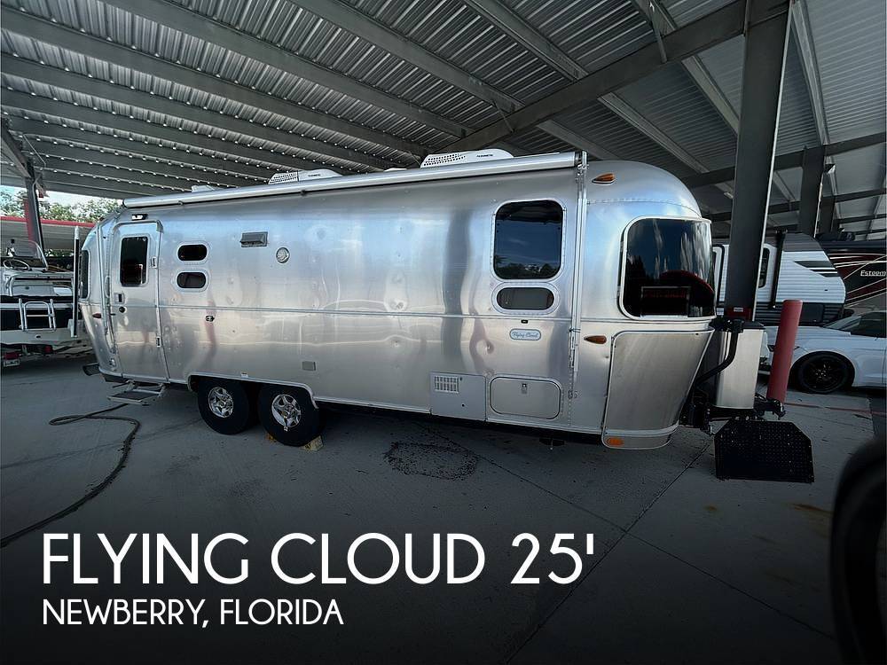2020 Airstream Flying Cloud 25FB Twin in newberry FL