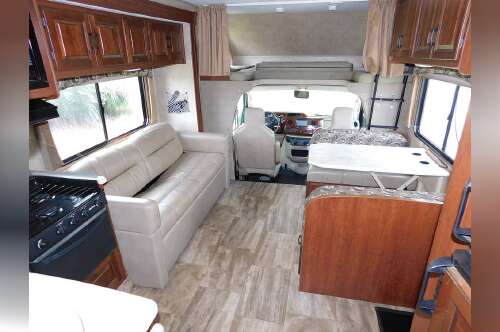 2015 Forest River Sunseeker 3170DS in brook park OH