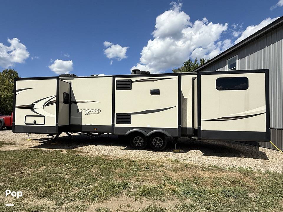 2021 Rockwood Signature 8336BH in thornville OH