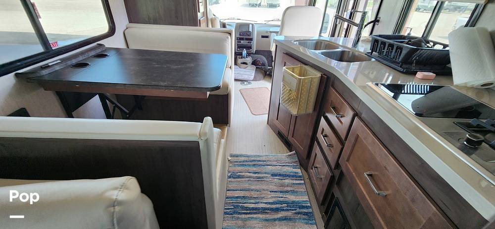 2021 Winnebago Adventurer 35F in nocona TX