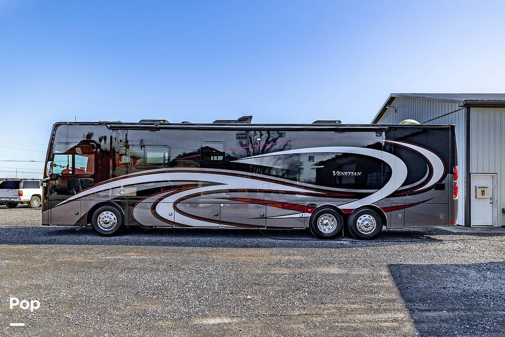2022 Thor Motor Coach Venetian F42 in lewisburg PA