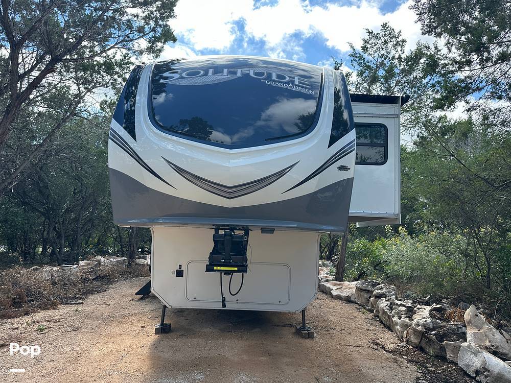 2022 Grand Design Solitude 375RES-R in canyon lake TX