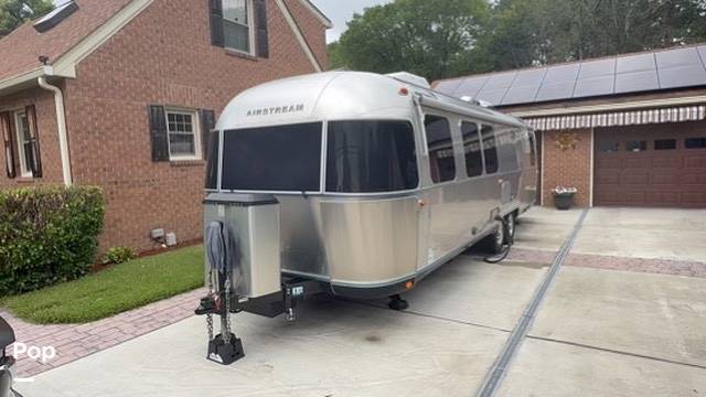 2017 Airstream Classic 30 Queen in elkton VA