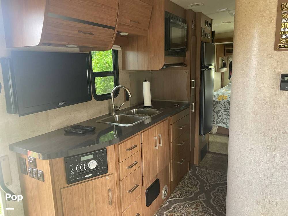 2014 Itasca Navion IQ 24G in woodland CA