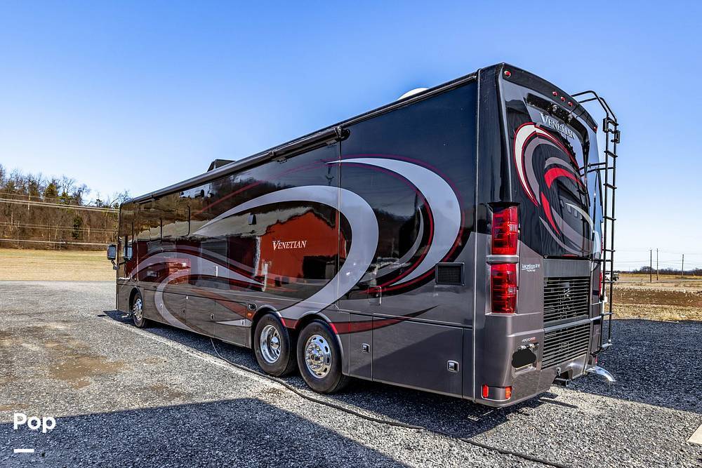 2022 Thor Motor Coach Venetian F42 in lewisburg PA