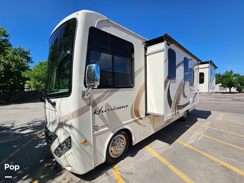 2018 Thor Motor Coach Hurricane 27B in lakewood CO