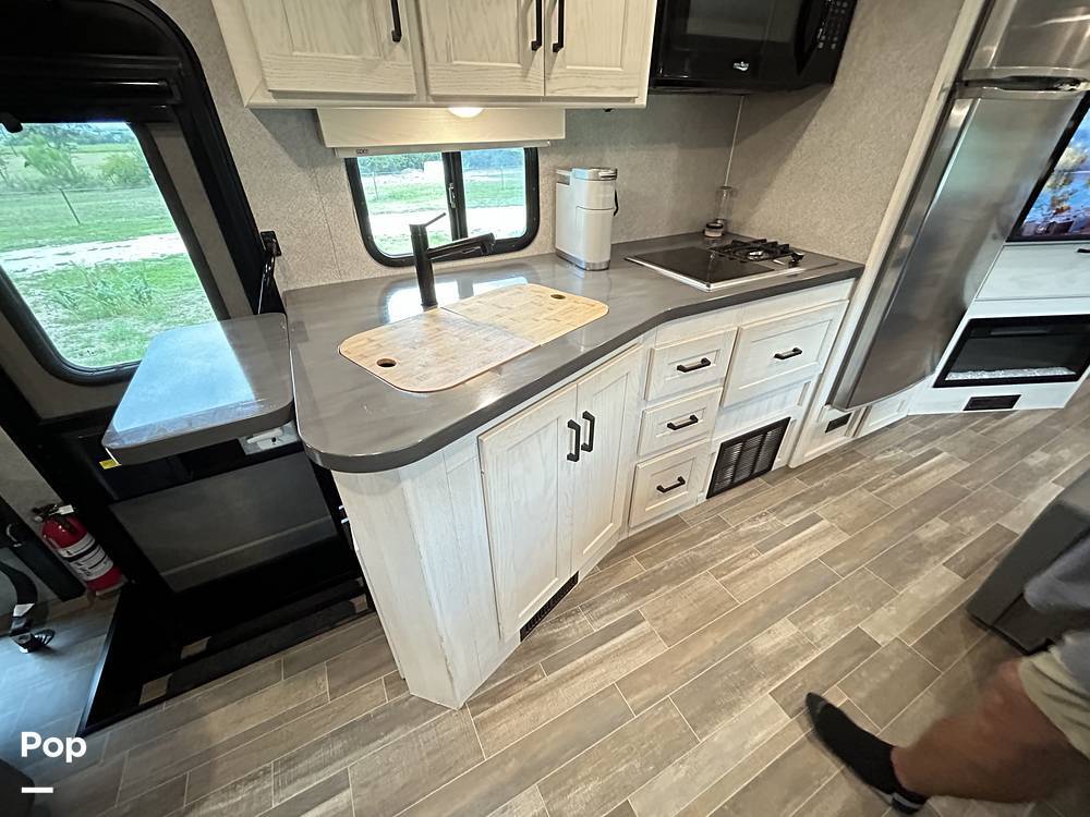 2022 Winnebago Adventurer 35F in jonesboro TX