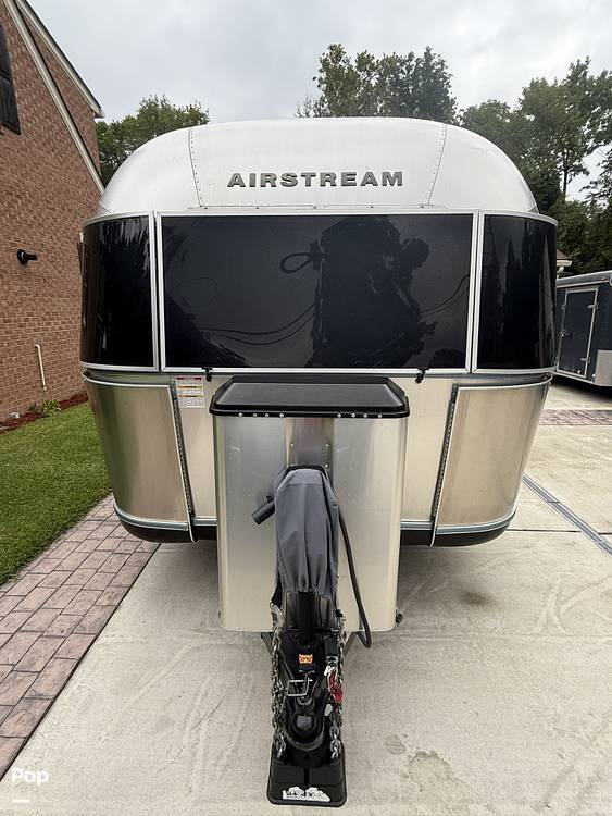 2017 Airstream Classic 30 Queen in elkton VA