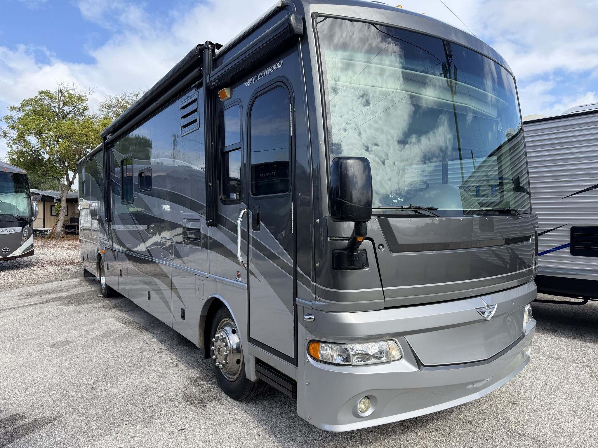 2008 Fleetwood Expedition 38F in apopka FL