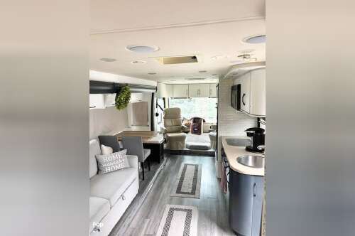 2011 Thor Motor Coach Serrano 31X in kennewick WA