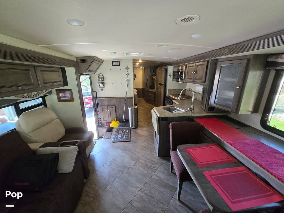 2019 Winnebago Sightseer 33C in atascadero CA