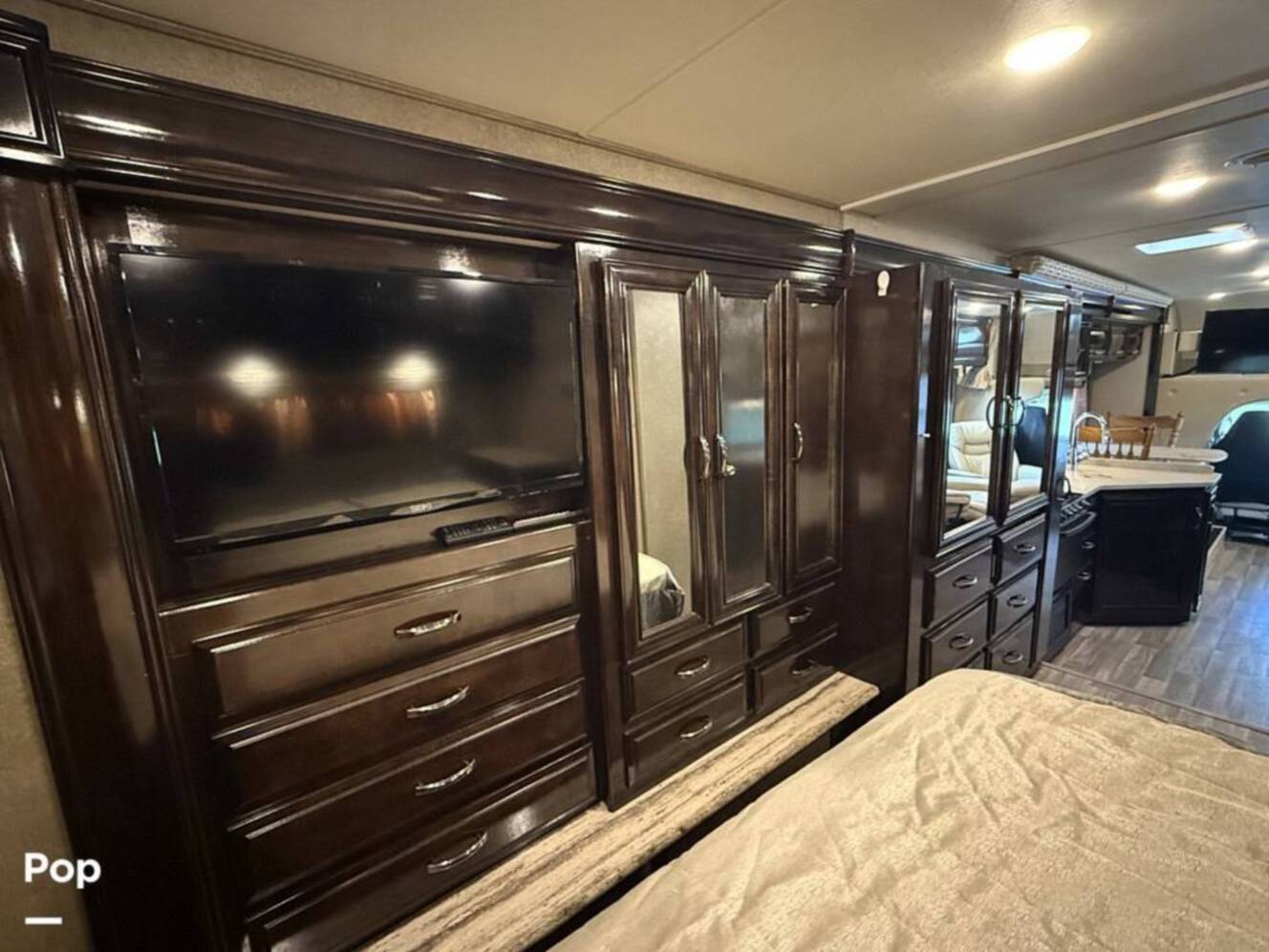 A photo of this 2017 Thor Motor Coach Quantum WS31