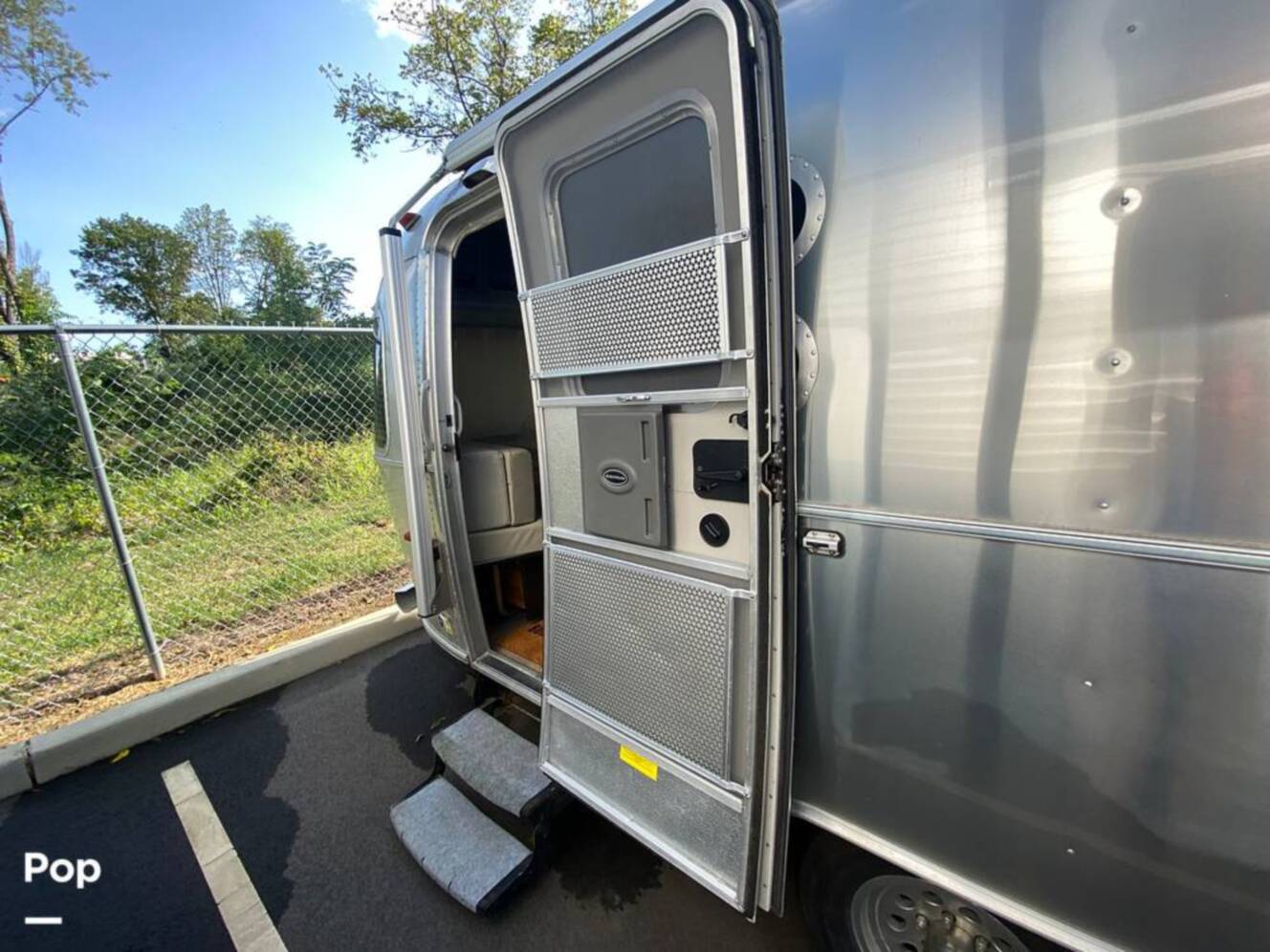 A photo of this 2014 Airstream International Serenity 27FB
