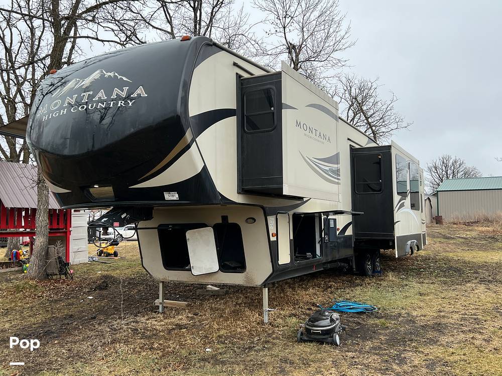 2017 Keystone Montana High Country 340BH in belcourt ND