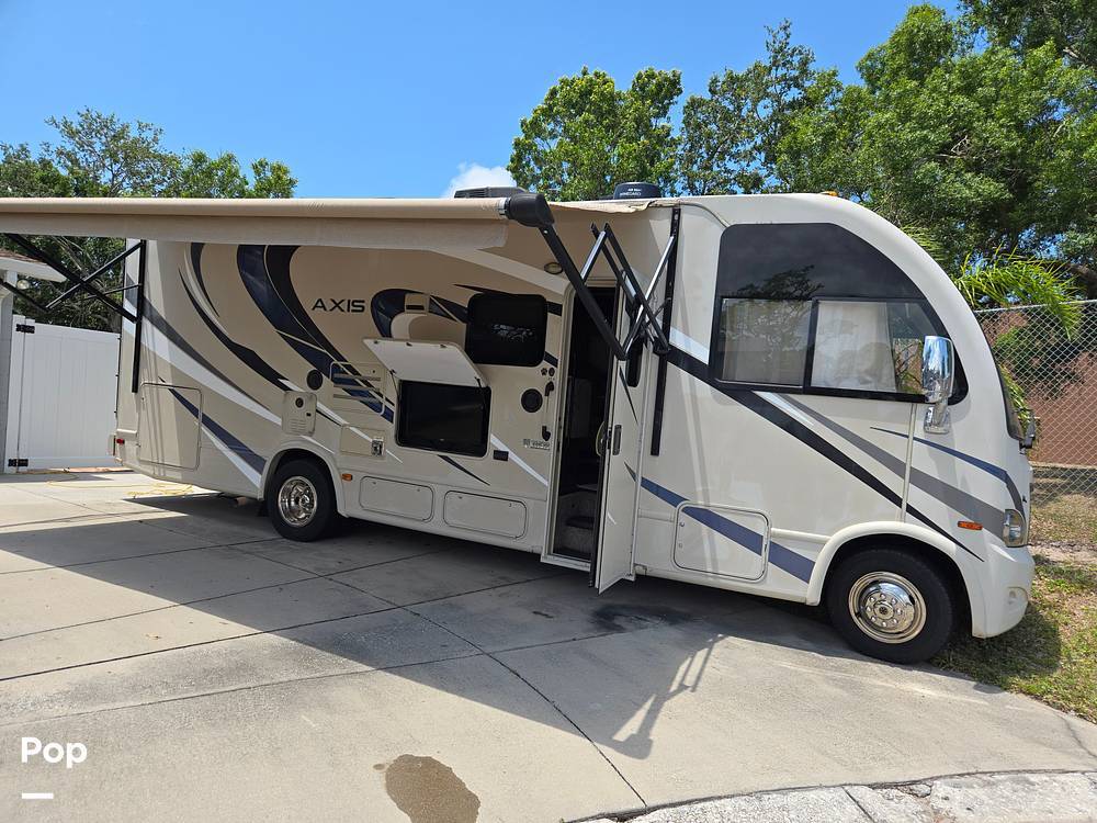 2017 Thor Motor Coach Axis 25.4 in largo FL