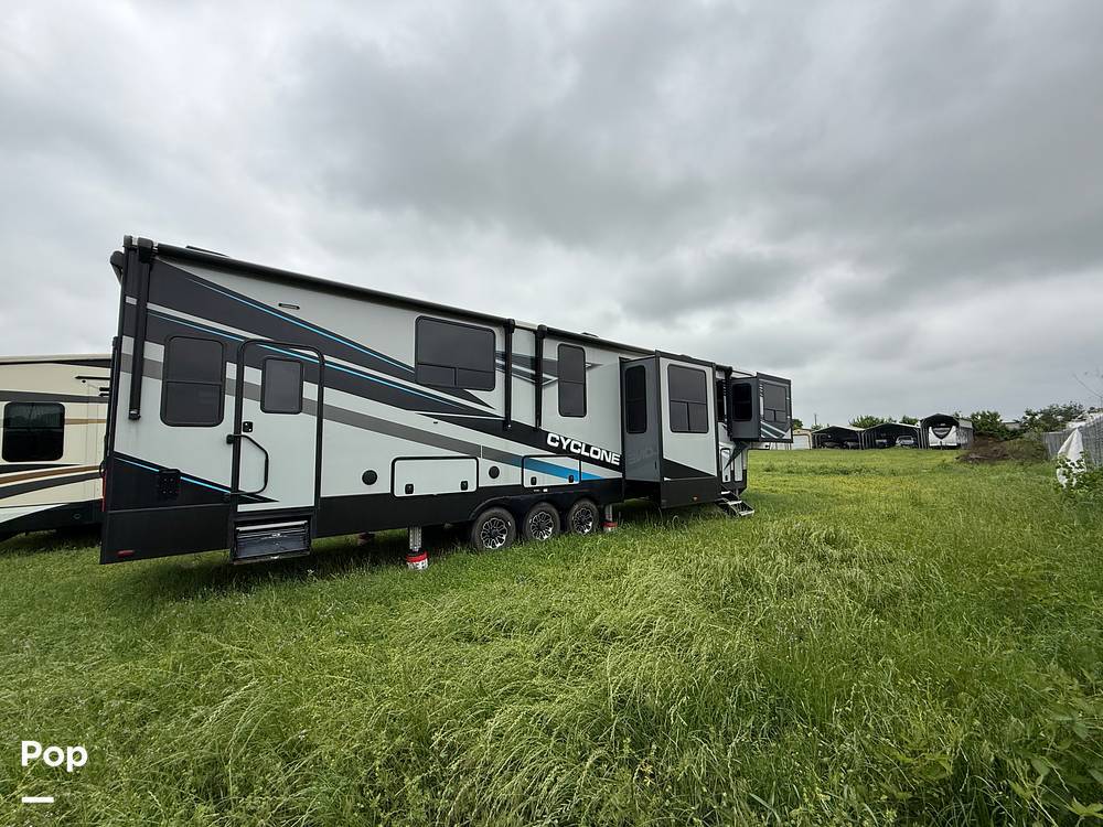 2021 Heartland Cyclone 4214 in pilot point TX