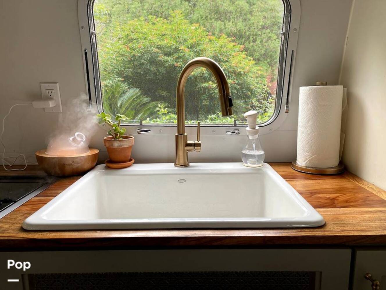 A photo of this 1973 Airstream Sovereign 31