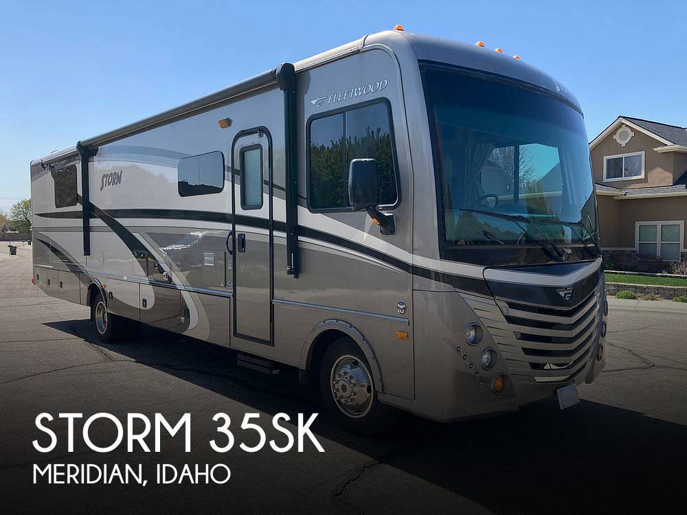 2016 Fleetwood Storm 35SK in meridian ID