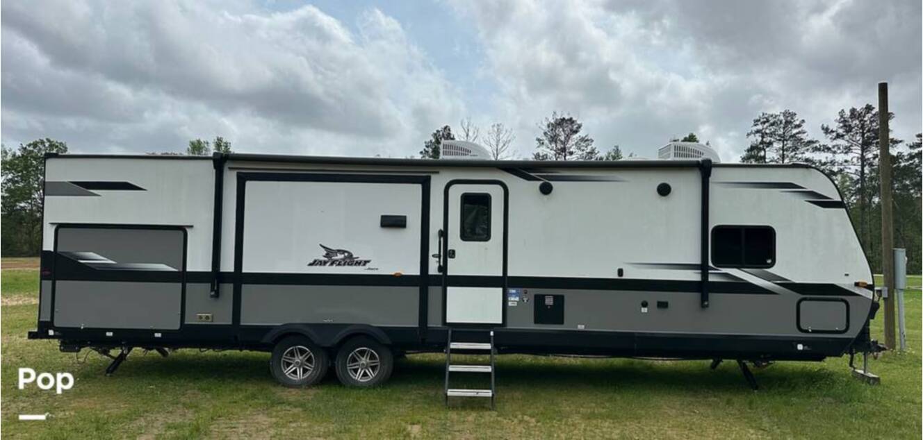 A photo of this 2022 Jayco Jay Flight 33RBTS