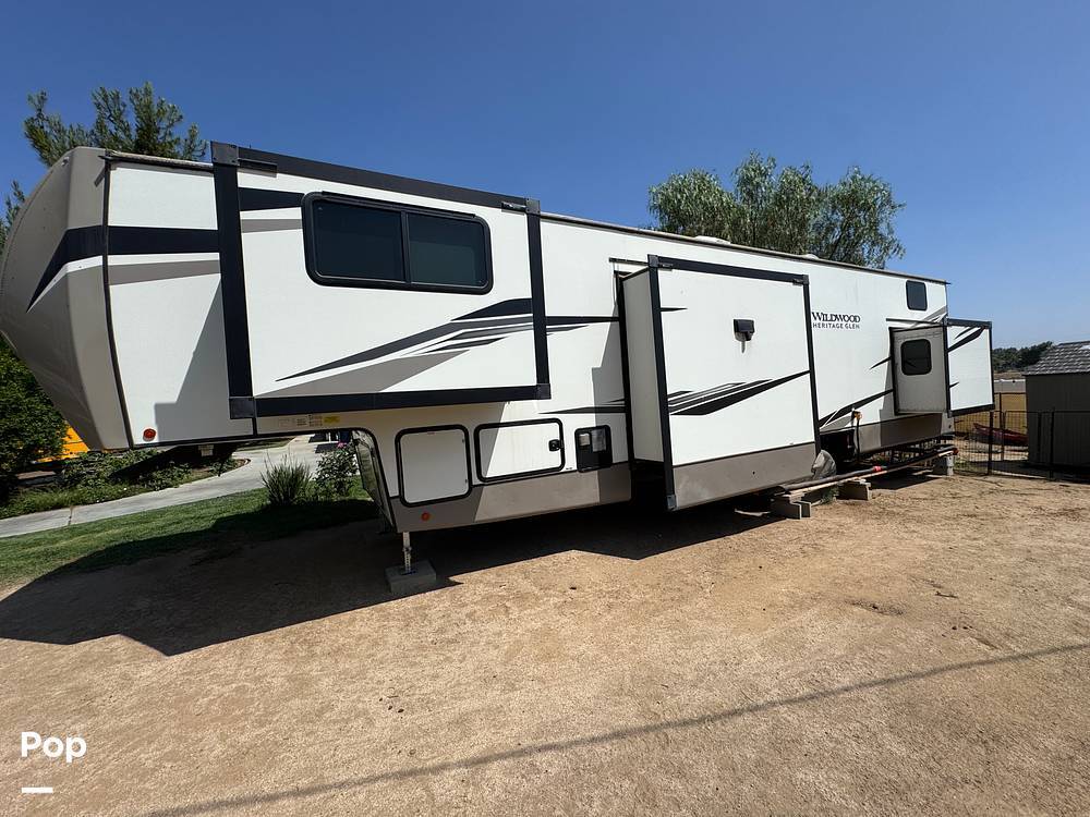 2022 Forest River Wildwood Heritage Glen 378FL in perris CA