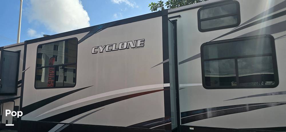 2018 Heartland Cyclone 4005 in fort lauderdale FL