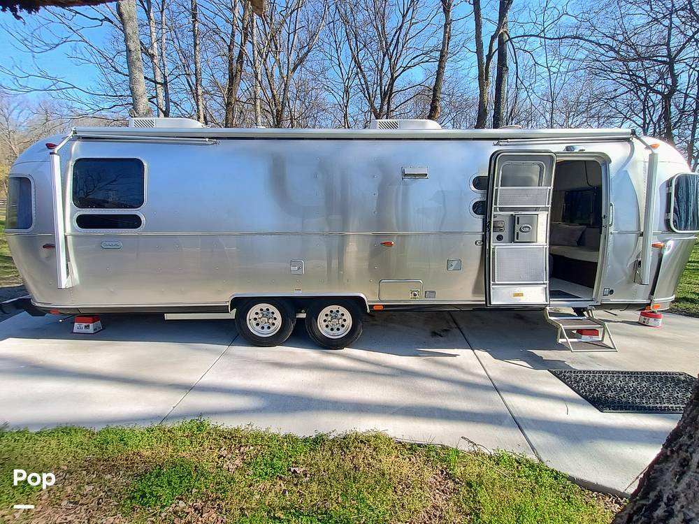 2023 Airstream Globetrotter 30RB in arrington TN