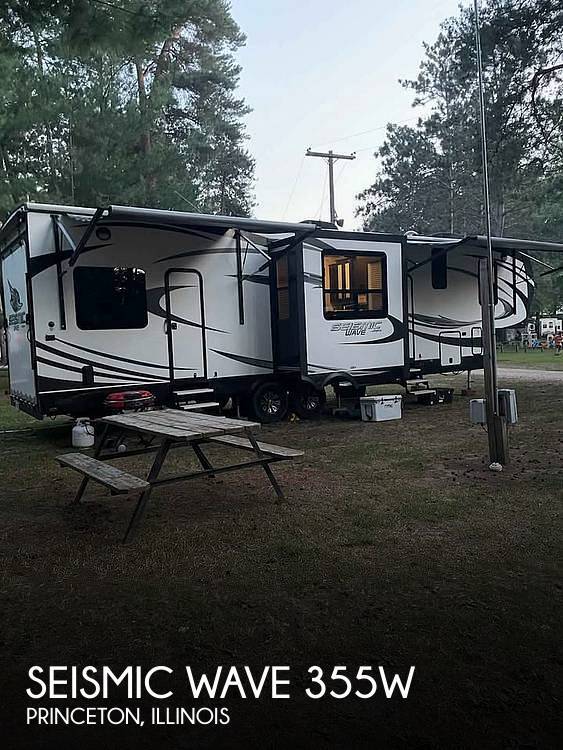 2017 Jayco Seismic Wave 355W in princeton IL