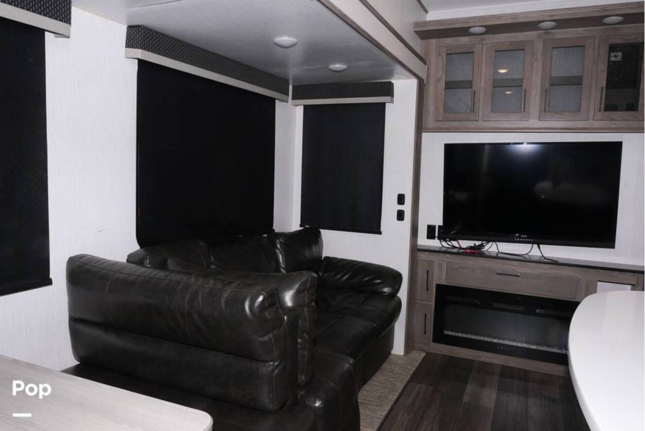A photo of this 2021 Heartland ElkRidge 38RSRT