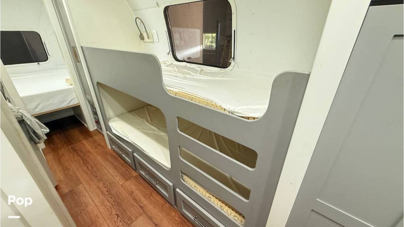 A photo of this 1973 Airstream Sovereign 31
