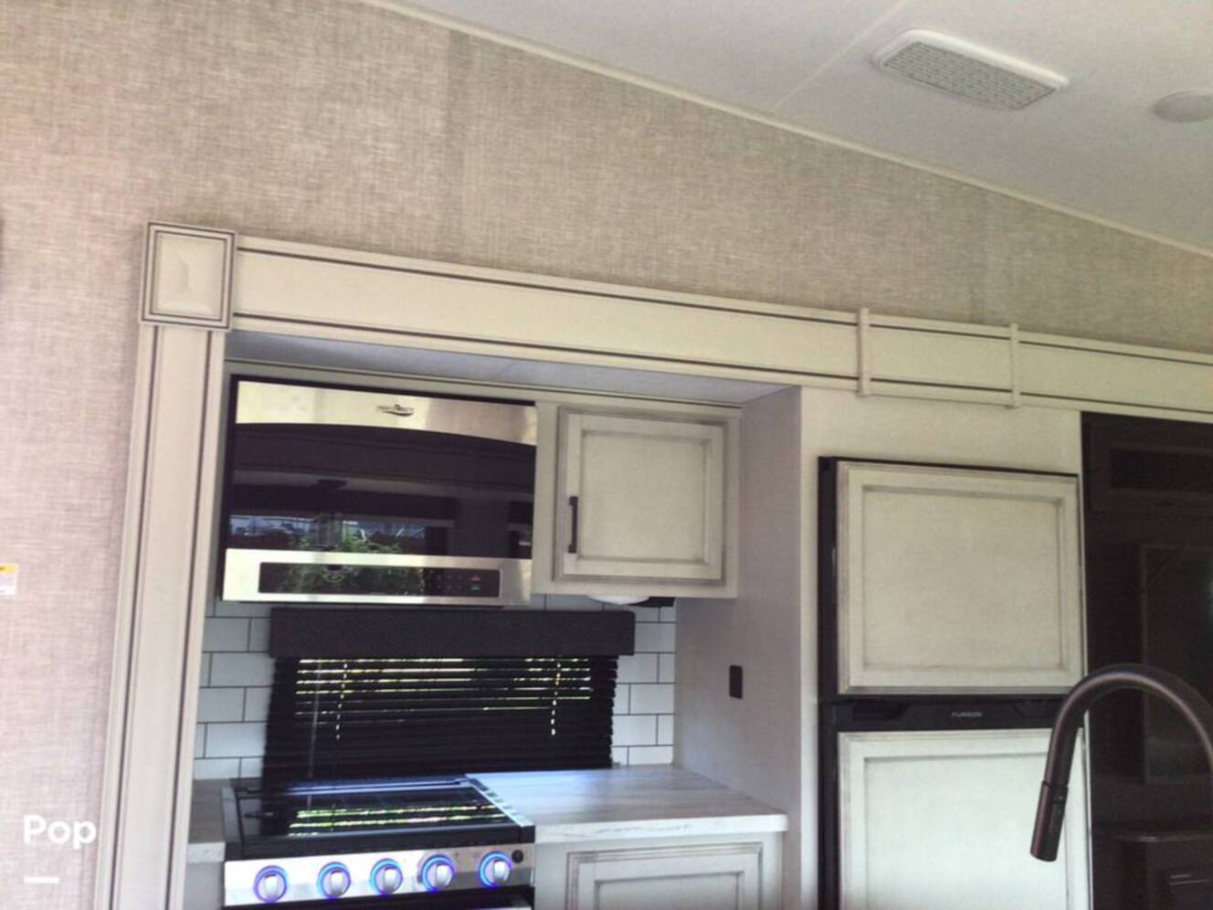 A photo of this 2022 Jayco Eagle HT 28.5RSTS
