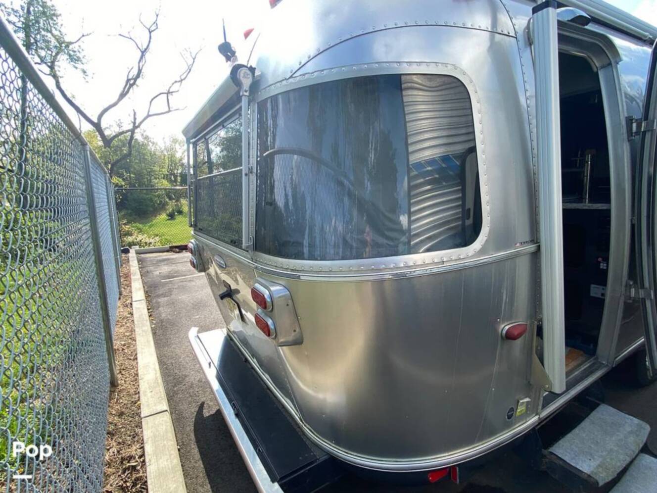 A photo of this 2014 Airstream International Serenity 27FB