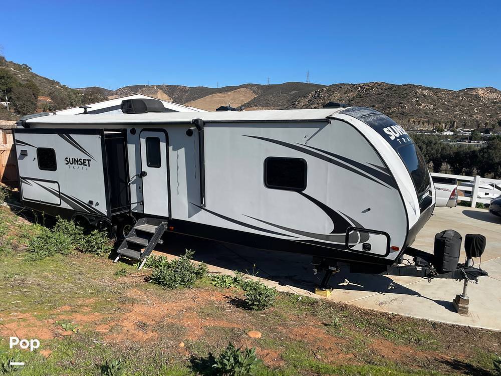 2018 Crossroads Sunset Trail Grand Reserve 33CK in lakeside CA