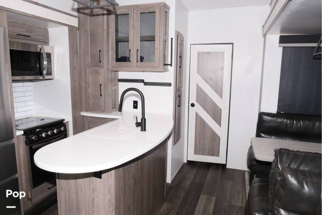 A photo of this 2021 Heartland ElkRidge 38RSRT
