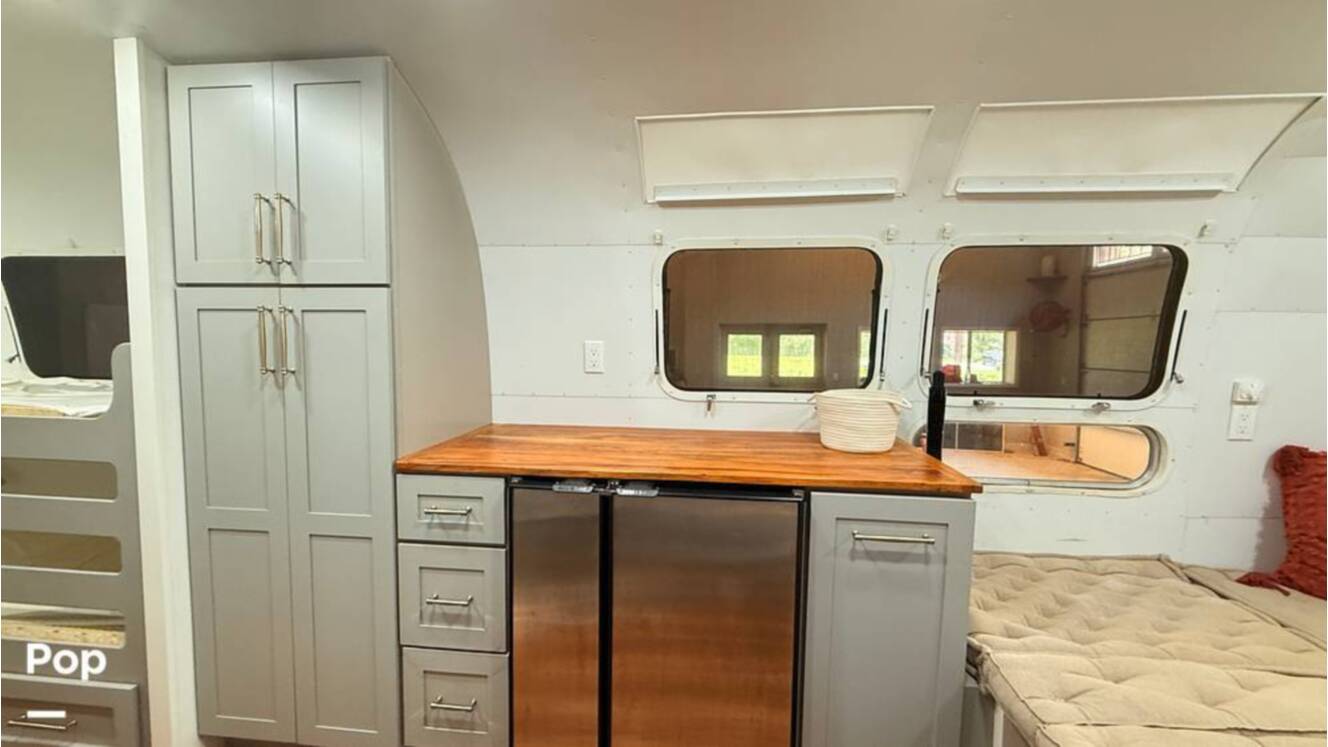 A photo of this 1973 Airstream Sovereign 31