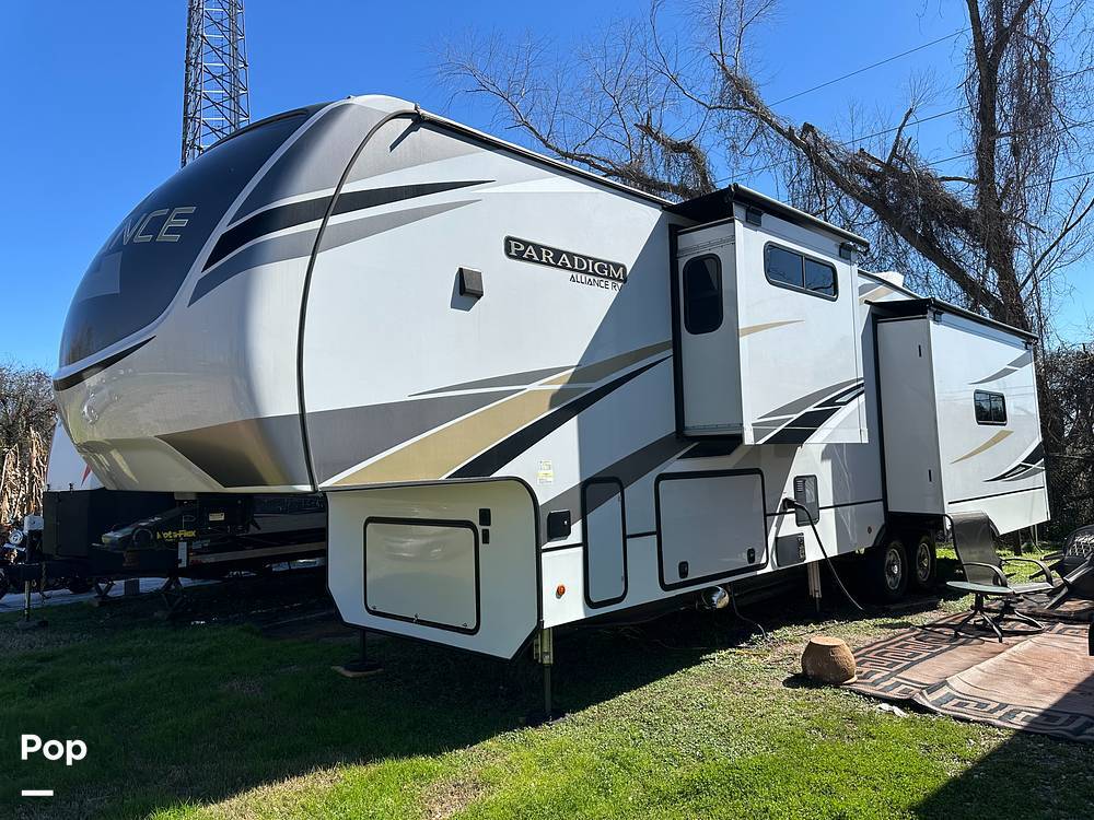 2021 Alliance Rv Paradigm 370FB in katy TX