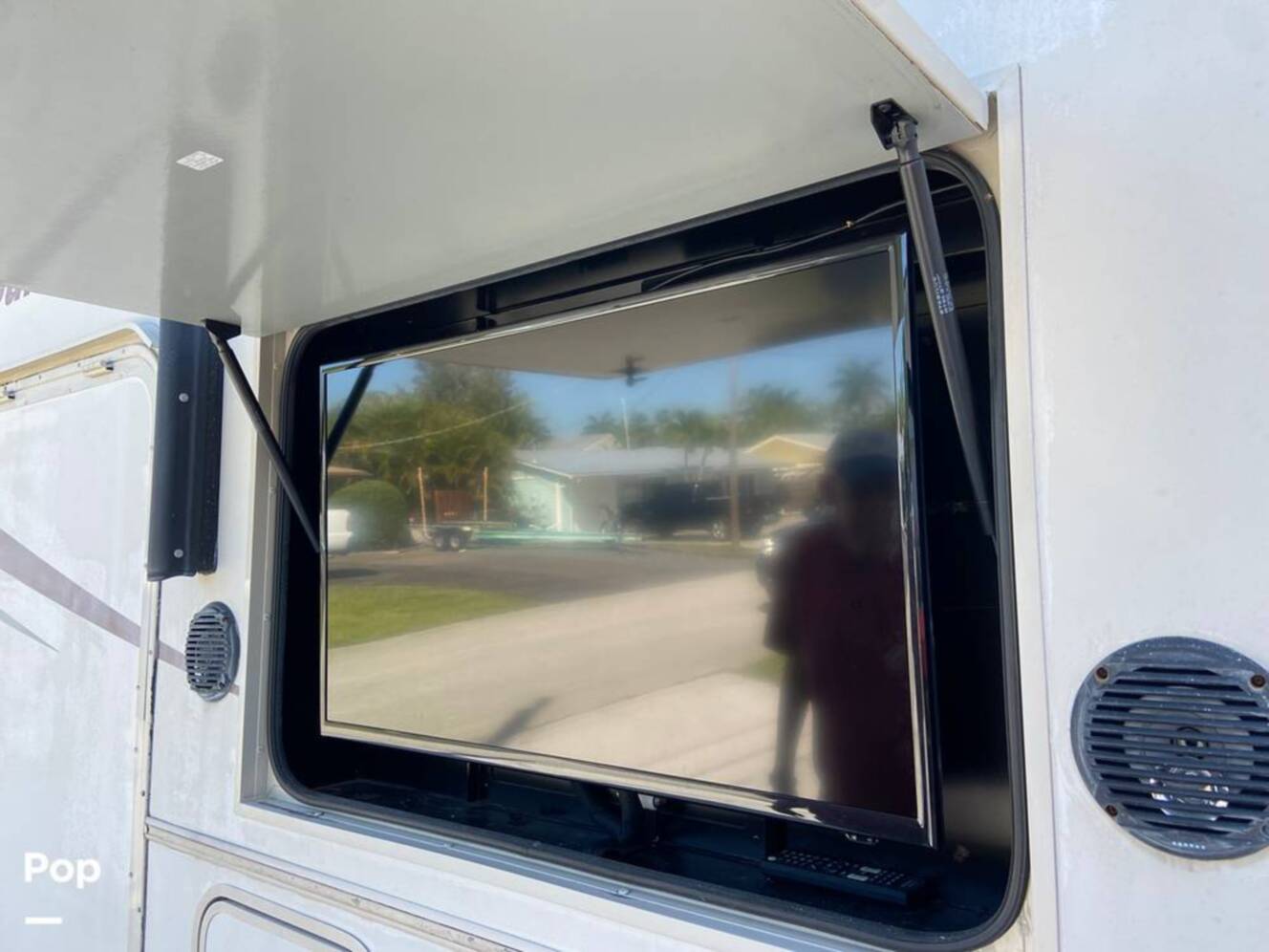 A photo of this 2017 Winnebago Sunstar 29VE