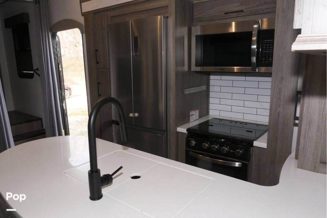 A photo of this 2021 Heartland ElkRidge 38RSRT