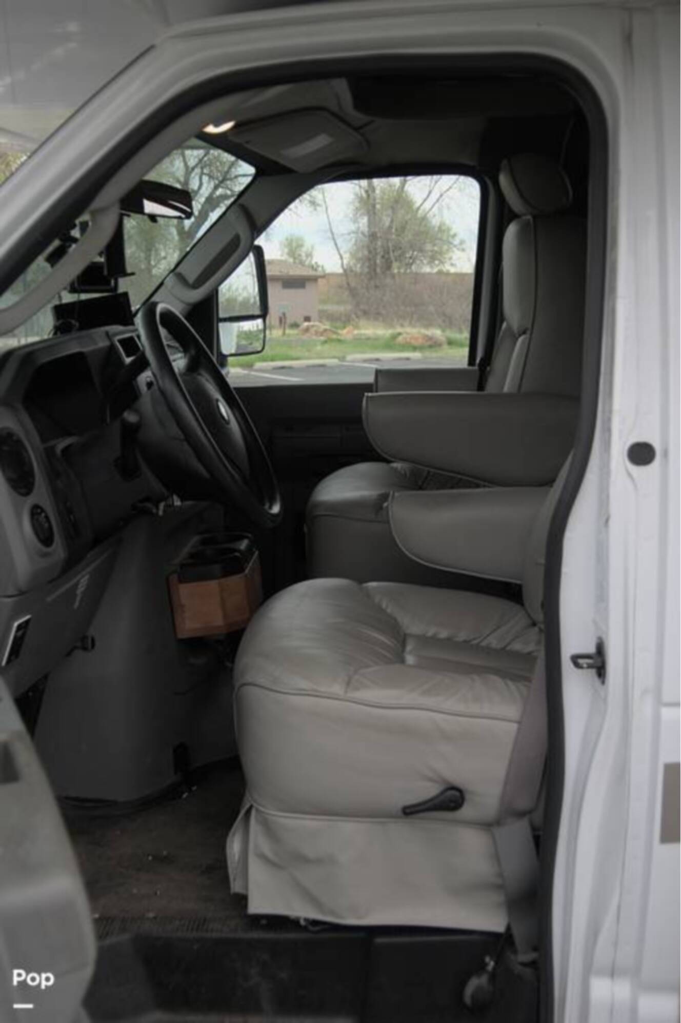 A photo of this 2016 Thor Motor Coach Majestic 28A