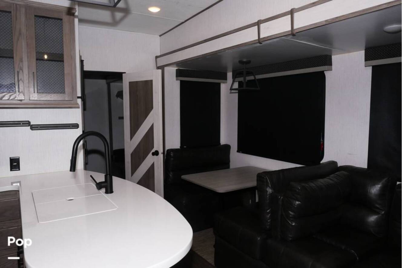 A photo of this 2021 Heartland ElkRidge 38RSRT